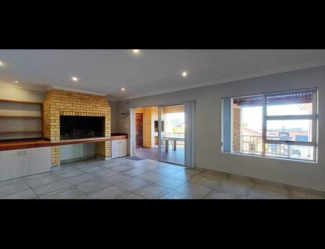 6 BEDROOM HOUSE FOR SALE IN DANA BAY